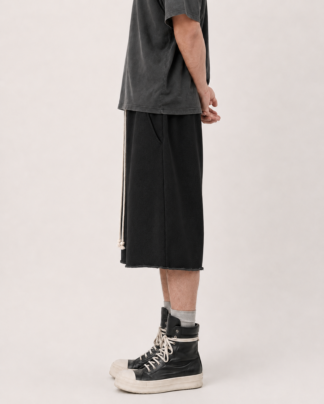 WIDE LEG SWEAT JORTS — BLACK